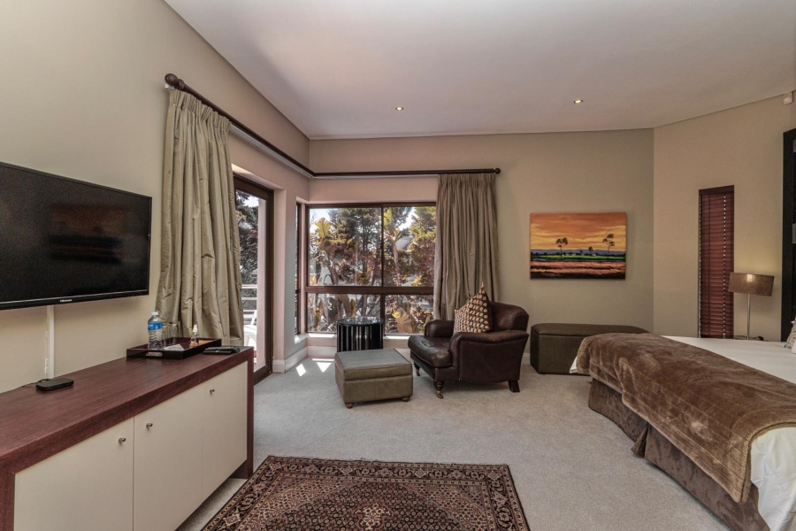 8 Bedroom Property for Sale in Sunset Beach Western Cape